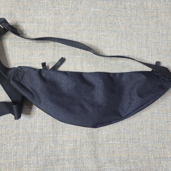 Nike Black Heritage Hip Fanny Pack Bag Waist Belt Buckle Crossbody Sling - Picture 9 of 11